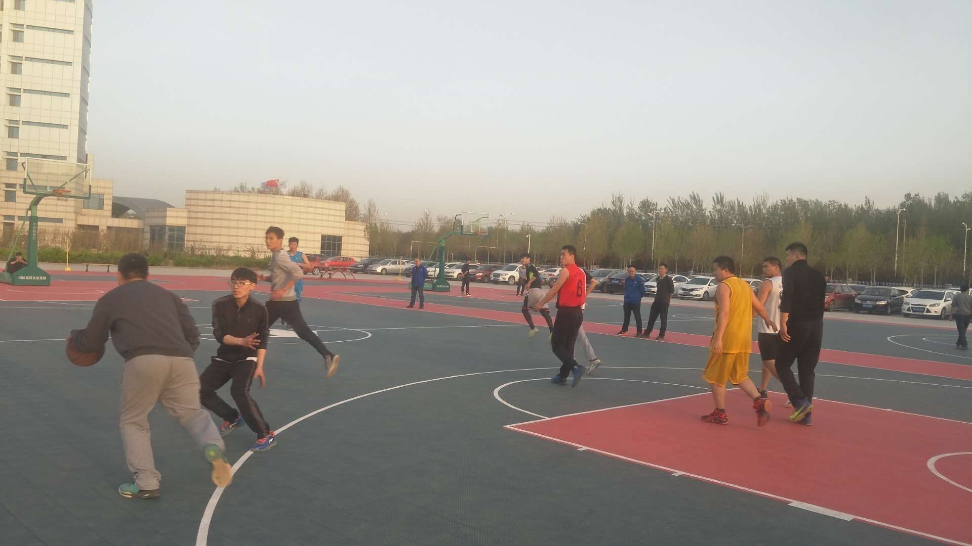 制件車間與涂裝車間舉行籃球聯(lián)誼賽