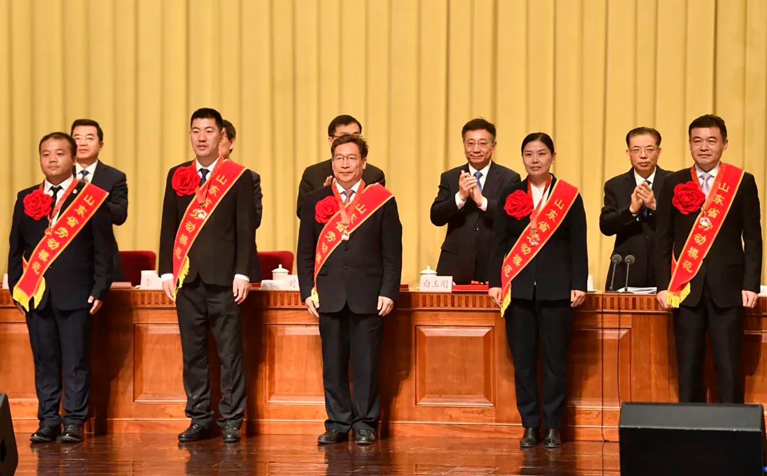喜報(bào)！李永勝董事長(zhǎng)被授予“山東省勞動(dòng)模范”稱號(hào) 受省委、省政府表彰 (2)